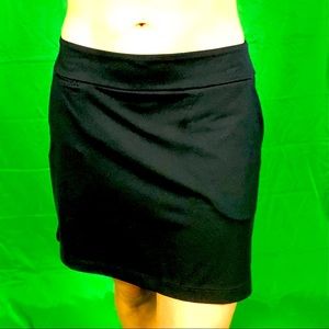 Black 18” Nike golf skirt - Size Medium